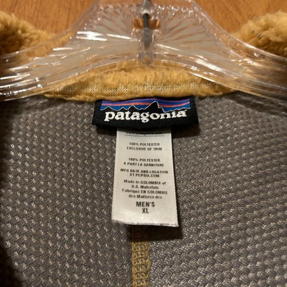 Patagonia Tan and Green Fleece Vest - Picture 6 of 9